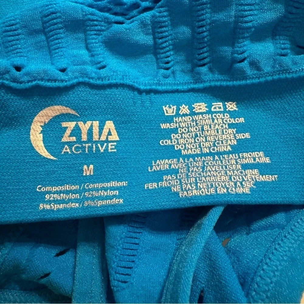 Zyia Bright Cyan Amazing Seamless Bra Size Medium